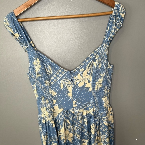 NWT Urban Outfitters Elenor Midi Dress Blue Cream Floral - Picture 6 of 12